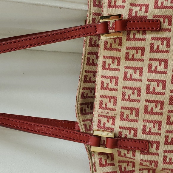 🤩Fendi Zucchino red canvas tote open top middle interior zipper compartment - Picture 6 of 16